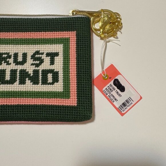 NWT Two's Company "Trust Fund" Needlepoint Coin Pouch Green Pink Velvet Preppy - Picture 8 of 8